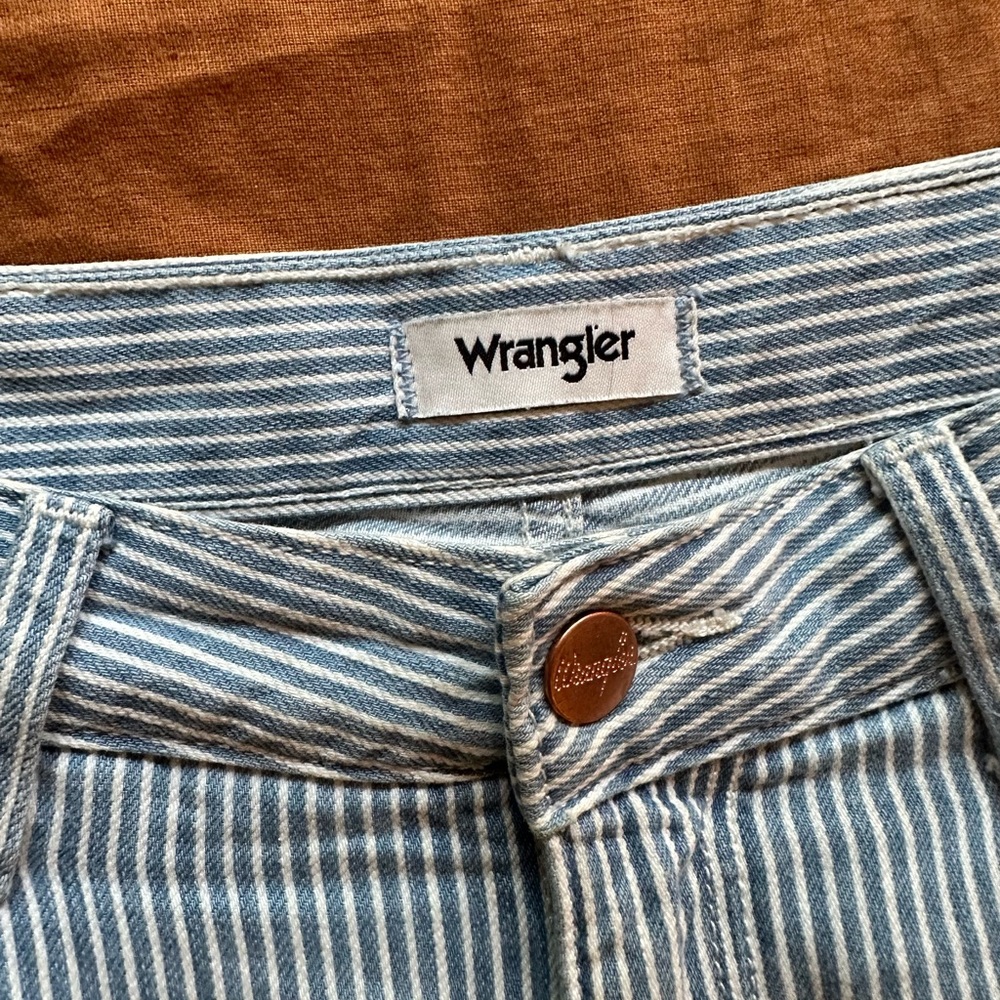 Wrangler Barrel High Rise Jean - Hick Horay Size W30